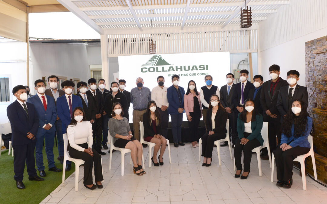 16 egresados del Liceo de Pica firman contrato laboral con Collahuasi y empresas proveedoras del sector minero
