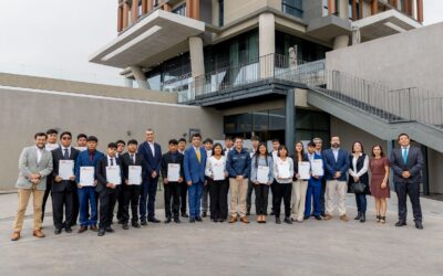 18 jóvenes titulados del Liceo de Pica firmaron contrato con Collahuasi