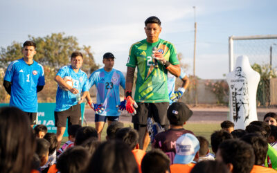 Futbolista iquiqueño Brayan Cortés impartió clínicas deportivas a niños de la comuna de Pica